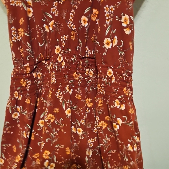 Old Navy Rust Floral Maxi Dress - Picture 4 of 9